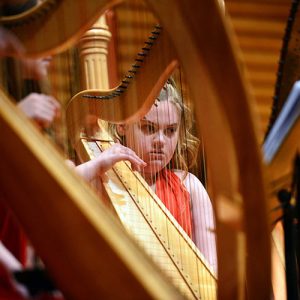 NYHO-Young-harp-player-in-concert5